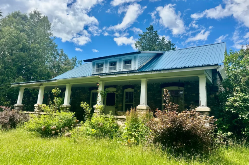 michigan stone house