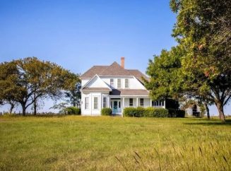 Vintage Farmhouse