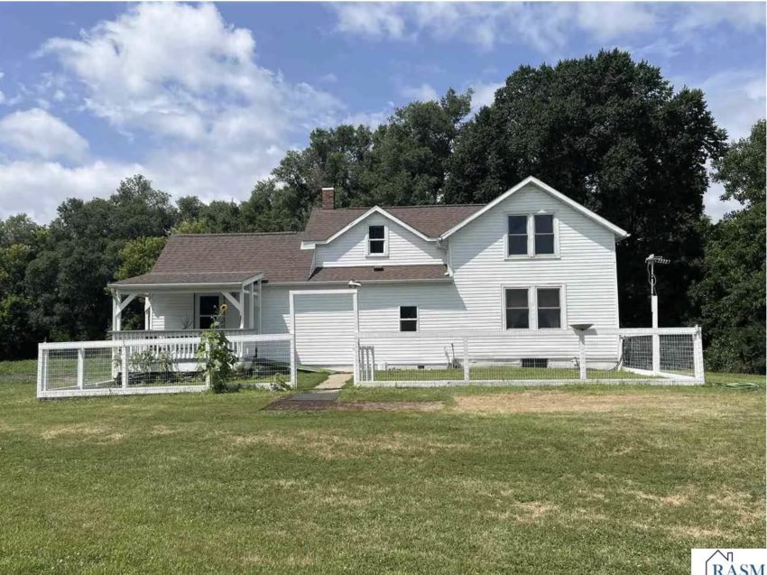 Minnesota Farmhouse