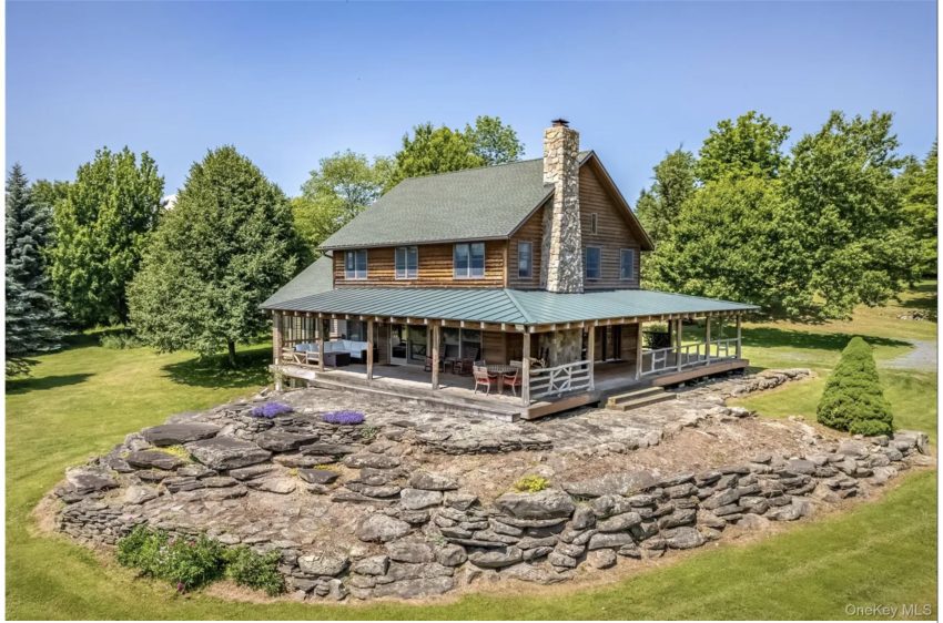 New York Log Cabin-Style Home