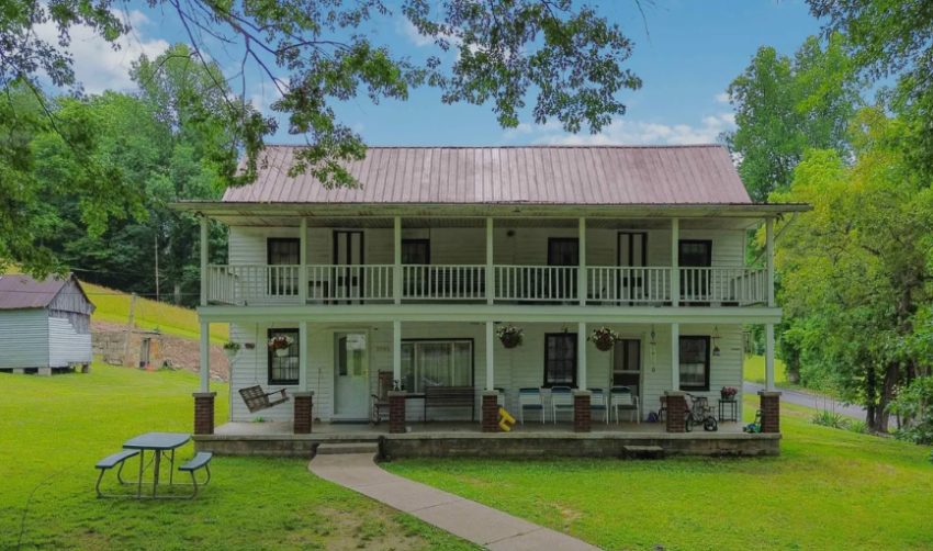 Historic Kentucky Farmhouse
