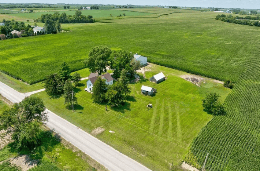 iowa farmhouse