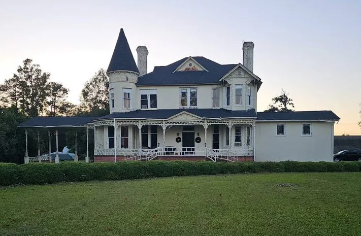 Queen Anne Victorian