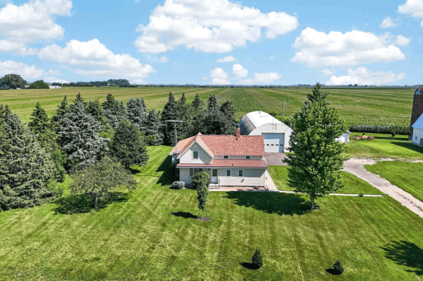 iowa farmhouse